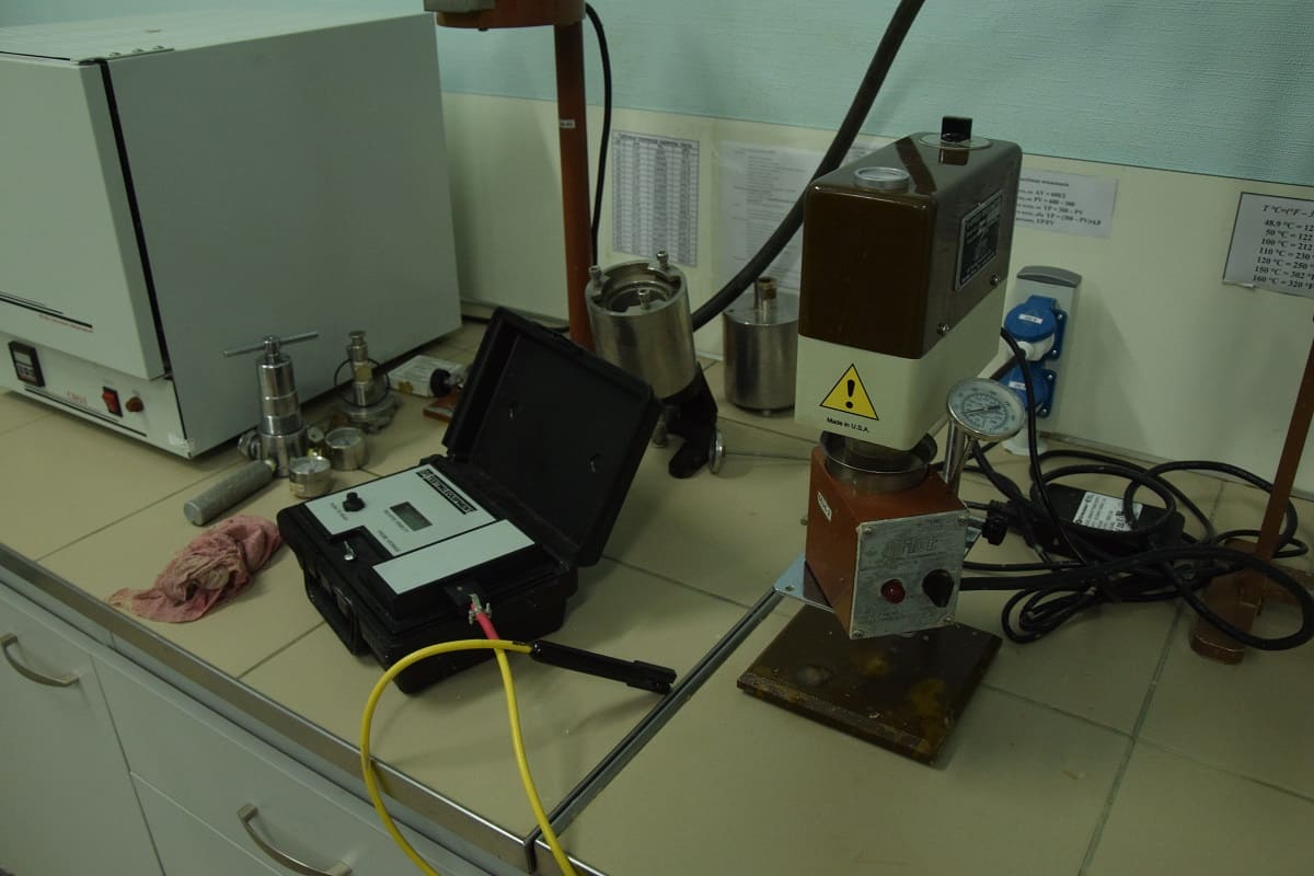 Приготування бурового розчину в апараті вихрового шару Приготування бурового розчину в апараті вихрового шару